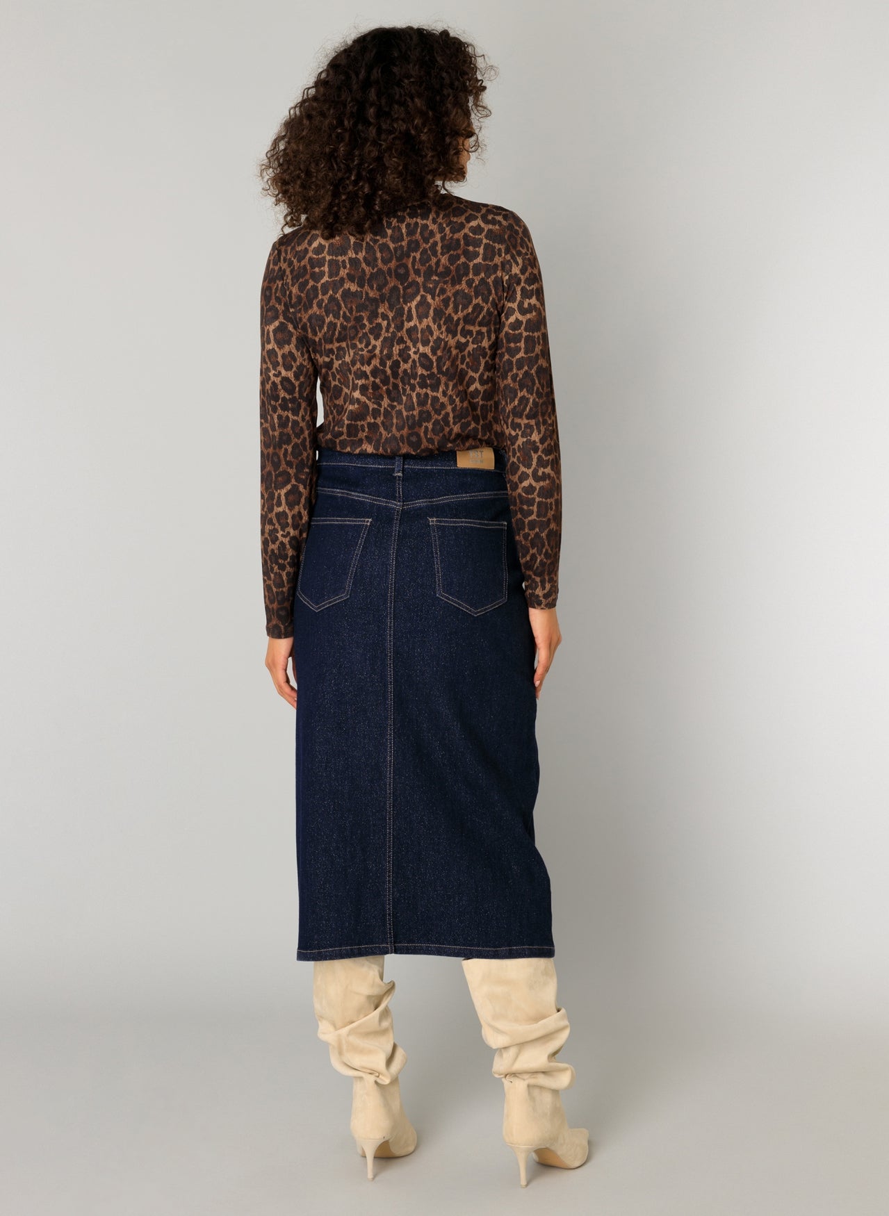 Omani Essential - Leopard