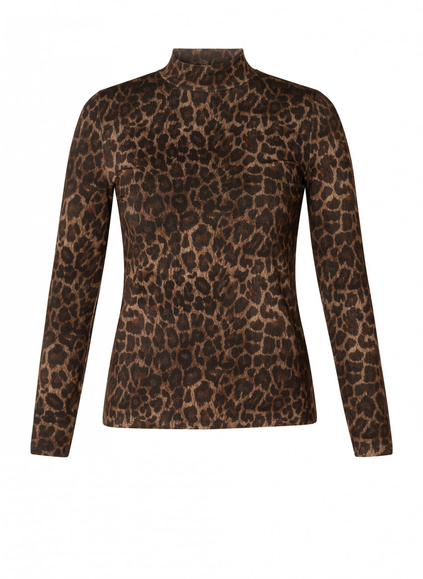 De Omani Essential - Leopard is een getailleerde top met lange mouwen, een hoge halslijn en bruinzwarte luipaardprint. Stijlnummer 0005856.